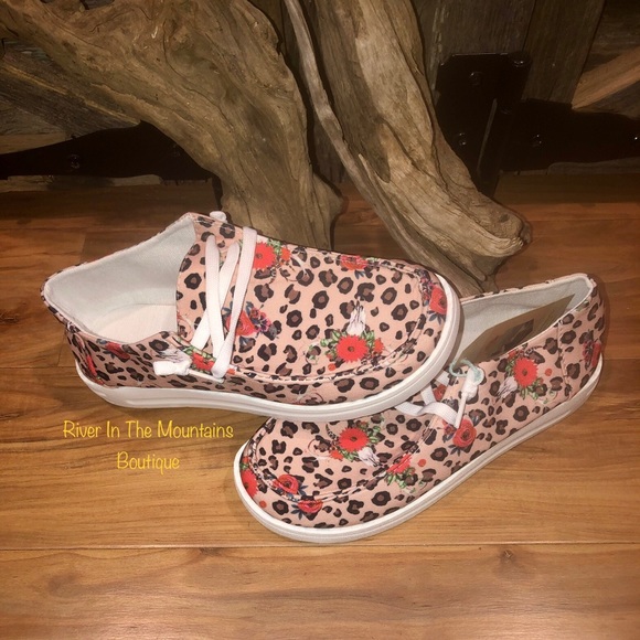 NWT! “LAST PAIR” Boho/Western Running Wild Fashion Sneakers! - Picture 6 of 13